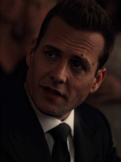 Harvey and Louis: The Perfect Suits Dynamic