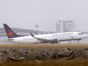 Air Canada lowers outlook as U.S. travel declines