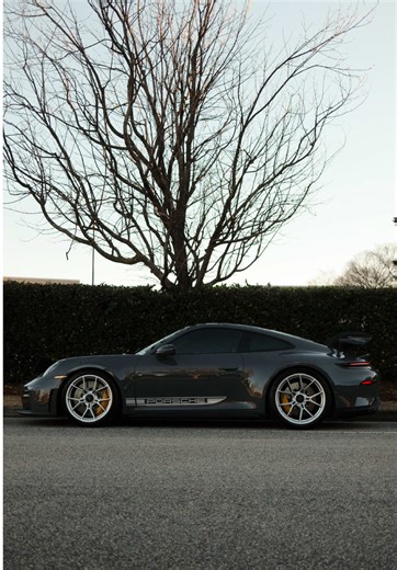 This GT3 isn’t just a car, a 4.0L naturally aspirated flat-six that delivers every thrill you’ve been waiting for. From the adaptive sport suspension to the lightweight forged wheels, every detail is a reminder that the best driving experiences are born from precision. • View this car at https://tinyurl.com/5fe6yvx8 • Key Features: ☑️ 4.0L naturally aspirated boxer engine ☑️ Rear-wheel drive with adaptive sport suspension ☑️ Race-Tex Simulated Suede ☑️ Sound Package Plus: 8-Loudspeaker Bose Soun