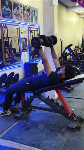ajj ka workout #viral #vlogs #vlogger #mini vlog #viral shirts #vlog #gym workout #gym vlogs