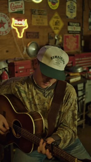 As my Pops used to say… Be Somebody 🖤 #newmusic #countrymusic | Austin Williams