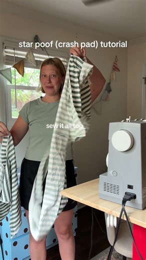 Star floor pouf/crash pad sewing tutorial!