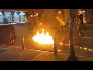 Επεισόδια στο κέντρο της Αθήνας - Μολότοφ και κρότου λάμψης σε πορεία διαμαρτυρίας | CNN Greece