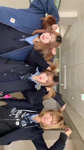 髪型決まらない！ポニーテールとツインテールの葛藤