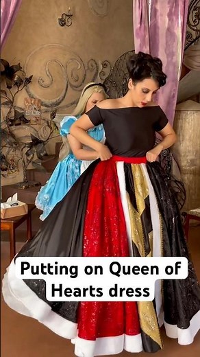 Dress Up♥️#cosplay #queenofhearts Queen of Hearts #aliceinwonderland #cosplay #cosplayer #disney