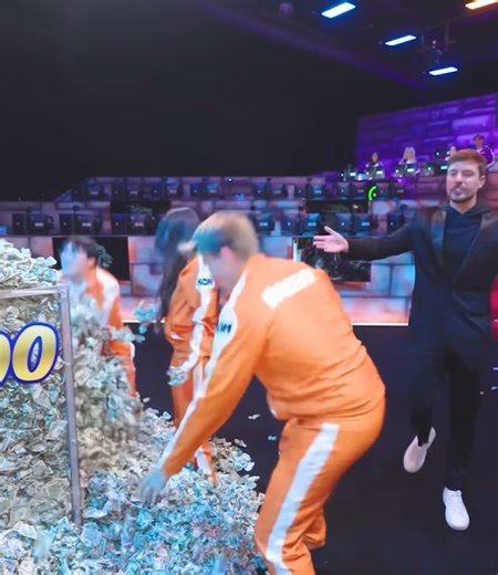 HyperCookiie on Instagram: "Accidentally wondered into a Mr Beast Video🤯 #mrbeast"