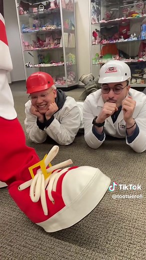 Tootsie Roll Meme Song ft. New Shoes | 12 Buckle My Shoe