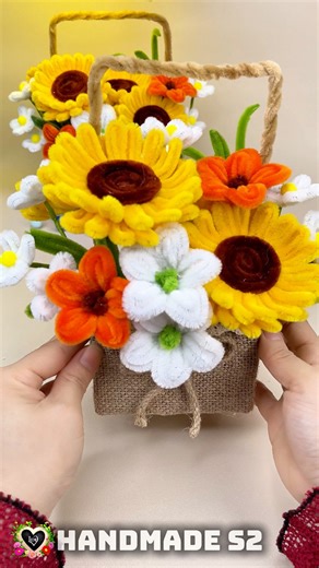 477K views · 8.1K reactions | DIY Sunflower Basket with Pipe Cleaner and Cardboard Part 1 #diy #flowers #pipecleaner | Handmade S2 | Facebook