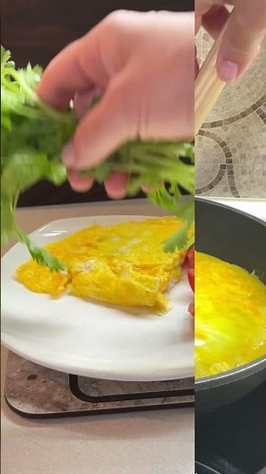 Quick Breakfast: Scrambled Eggs with Cheese 🍳