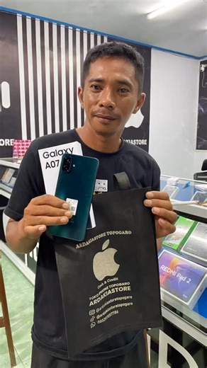 Iphone morowali topogaro morut❤️🥳 on Instagram: "Alhamdulillah sold samsung a07 bosku😇🥳🥳Makasih dek sudah order semoga awet hpnya yahh dan makin lancar rezekinya di tunggu orderan selanjutnya kak😇🥳 Order? Wa admin 085397057786 / 082194773404 Cash or credit berlaku yah Store📍Poros Topogaro samping royal bakery dekat hisana topogaro 🥰😇 #imip #imip_hits #imip_helmkuning #imipmorowali #ihip #ptimip #ptihip #bahodopi #labota #lalampu #fatupia #bungku #topogaro #bungkupesisir #likemorowali #p