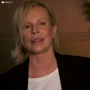 Kim Basinger has wanted to be an actress since she was a child. However, many events in her life led her to become a very shy and withdrawn little girl. For a long time, her mother thought that she had some kind of serious problem. However, the truth hid a dark secret. | Icons