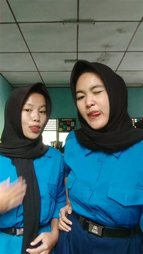✿ELSAAA☆^๑˙❥˙ (@elsaseprianielsa)’s videos with JAUH KO PERGI - BangSay🇮🇩