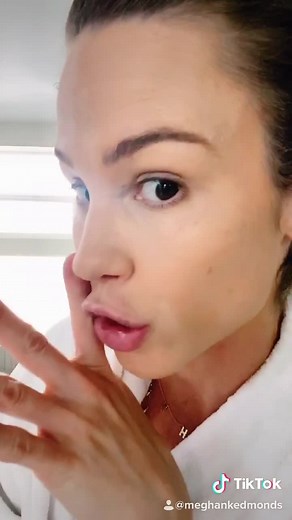 Maybe she’s born with it… maybe it’s the power of contour 😂 Just don’t tell the men 🤫 #shapeshifting #fyp