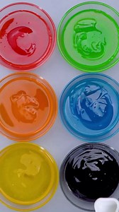 Artful jelly cakes captured in stunning detail