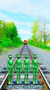 144K views · 672 reactions | railwa train attack VFX4 alien dance VFX cartoon video 藍 | VFX WS 2S | Facebook