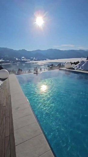 Panoramic Colibița - probabil cea mai romantică destinație de Valentine's Day! Dă-i tag omului drag alături de care ai vrea să petreci aici Ziua Îndrăgostiților 😍 #ValentinesDay #Colibita #Vacantelamunte #VacanteinRomania | Panoramic Colibița