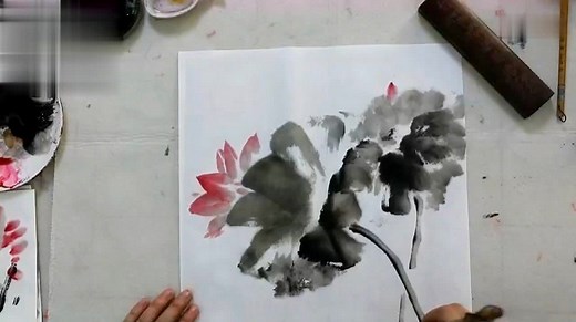 中国画水墨画荷花画法教学：色调柔和，简单易学，适合初学者