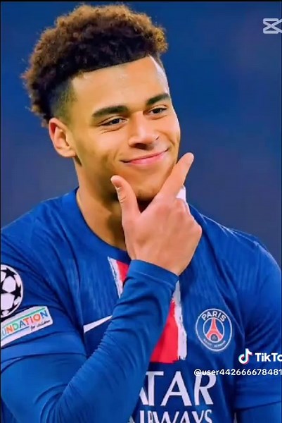 LUCKY STAR (@user44266667848122)’s videos with nhạc nền - Alien Cat