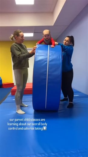 🌟 Theme of the Week: “Let’s Start at the Core!” 🌟 This week in our parent child classes, we’re focusing on helping our little movers build confidence from the inside out! With your encouragement and praise, our balancing buddies will explore activities that strengthen their core, coordination, and sense of body control. Through playful challenges like running with growing stability, walking on tiptoes, and jumping in place, children are learning how to trust their bodies, take safe risks, and 