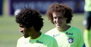 Black power, moicano e topete; veja penteados da Seleção