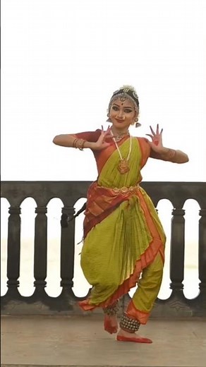 ✨ Bharathanatyam by Neeli Meghamula 😍 Indian Classical Dance ❤️ #dance #bharatanatyam #shorts