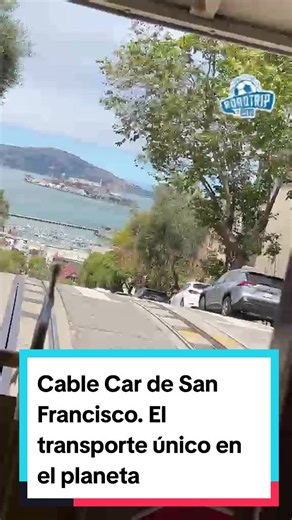 ¡Subirse al Cable Car es viajar al pasado! 🚋 El transporte más icónico de San Francisco sigue funcionando de forma totalmente manual y es una parada obligada para cualquiera que visite la bahía. 🇺🇸✨ 📹 Alvaro Zaldaña #ESTOEnElMundial #RoadTripESTO