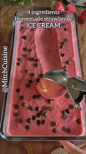 Easy homemade strawberry ice cream.🍓🍧 #einfachesrezept #easyrecipe #summerdrink