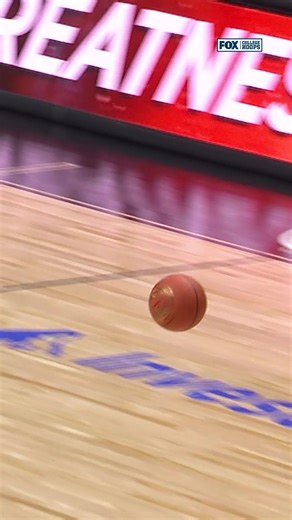 Sarah Strong hit the deck and nailed the pass 😮‍💨 UConn Women's Basketball | College Hoops on FOX