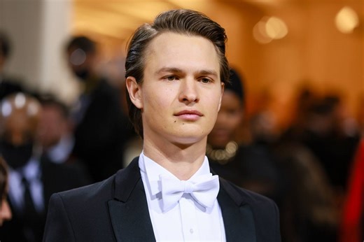 Ansel Elgort, ator de A Culpa é das Estrelas, revela que se tornou pai