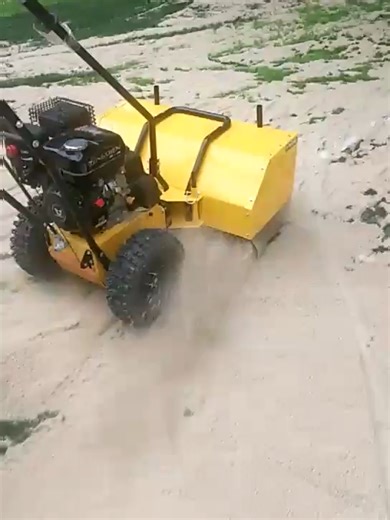 small brush machine for artificial grass sand and rubber grnaules. #geegrass #turfinstaller #turfinstallation