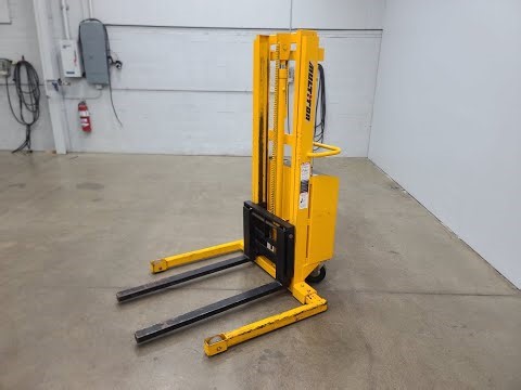 Multiton SM-20-96 2000 lb Electric Straddle Stacker