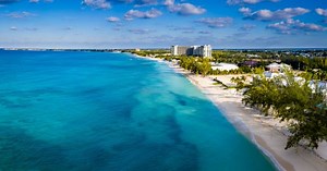 Crónica de viaje a Islas Caimán: a una hora de Miami, así es el paraíso más secreto del Caribe