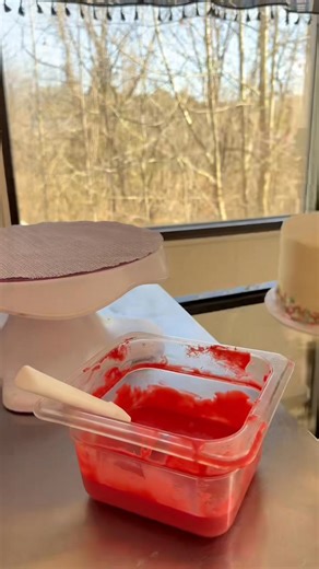 A day in the life of a 39-week pregnant bakery owner! She went into labor that very night and welcomed her baby soon after. 🥹🩵 | Baby Cakes