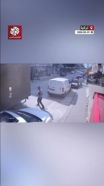 مانعًا وقوع حادث محتمل.. كاميرا مراقبة توثق لحظة قفز رجل إلى شاحنة متحركة وإيقافها بتركيا