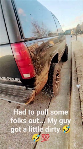 Tank had to help a few out the ditch so we had to get in 4x4 model #fyp #trending #contentcreator