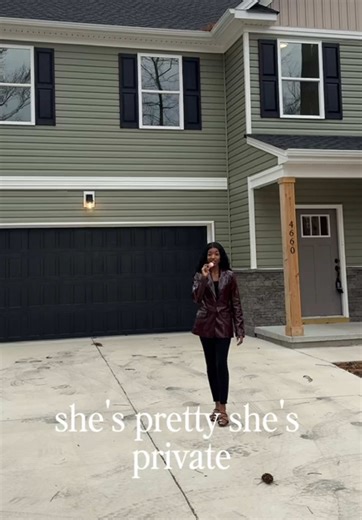 Outgrowing your home but stuck on how to make the move? This one might be your next chapter 🏡✨ $699,900 | Virginia Beach 5 bed • 3 bath • 2,547 sq ft Brand-new construction If you’re in that in-between stage of needing more space but unsure how to buy and sell at the same time, let’s talk. I help make the transition smooth and stress-free. COMMENT “BUY” down below for all the details on this stunning new construction home Listing Courtesy of Jessica Dieffenbach & Keller Williams Town Center Fin