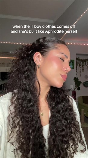 The Allure of Aphrodite in Modern Fashion