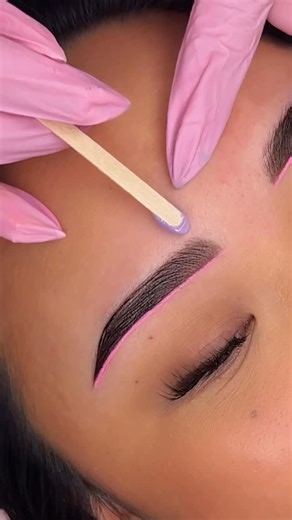 34K views · 49 reactions | hard wax forever ♾️奈✨ smooth, clean & flawless results every time ⋆.ٚ ̊ want to master techniques like this? enrol in my complete brow masterclass ♡ & use code VIP15 at checkout for a special discount 狼 ends in 48 hours | Chateau De Belle | Facebook