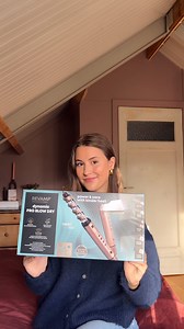 WIN de Revamp Dynamic Radiance Pro Blow Dry! Droom jij van snel, pluisvrij en glanzend haar? ✨ Met deze 7-in-1 Ionic Air Styler creëer je moeiteloos elke look, van bouncy waves tot een sleek finish. Hoe doe je mee? - Volg @johnbeerens en @revamphair.eu - Like deze post - Deel dit bericht in je story - Extra kans maken: Tag je beste vriendin De winnaar wordt op maandag 10 februari bekend gemaakt. #JohnBeerensCom #haar #haarverzorging #JoinTheJBClub #JohnBeerens #haircare #winactie #Revamp | JohnB