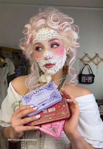 Masquerade makeup that completely transforms you