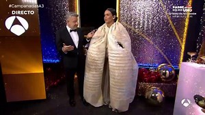 Cristina Pedroche enseña una pincelada del momento body painting para su vestido de las Campanadas de Antena 3
