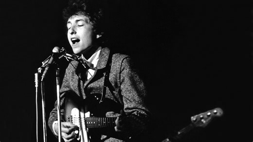 Bob Dylan is bringing his new tour to Phoenix. What fans must know