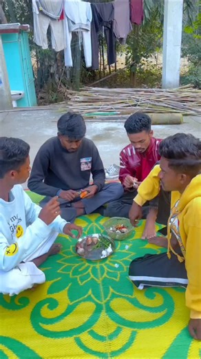 Sarad B on Instagram: "Dimag Kharab 😓 #reels #trendingreels #explore #instagood #trendingaudio #sadri #sadrireels #nagpuri #nagpuri #adivasi #adivasiculture #adivasi_viral_reels_adda #comedyvideos #comedyvideo #funny #funnyreel"