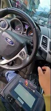 FORD FIESTA 2011 elaboración y programación de llave con chip y control