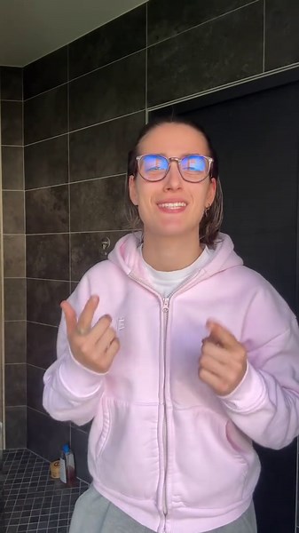Vidéos de P E P S O U (@pepsou_bbd) avec son original - Songstoryfy