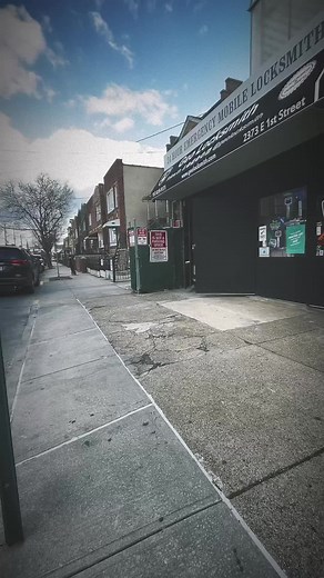 24 Hour Emergency Mobil Locksmith! #nyclocksmith #brooklynlocksmith #mobillocksmith #locksmithlife #lockshop #keyshop #locksmithshop #keystothecity #geolocksmith #nyclocks #locksmith #locksmithlife #brooklyn #nyc #bk #newyorkcity www.geolocksmith.com