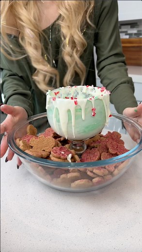 This gingerbread hack is genius This is a clever way to serve gingerbread cookies at a party. I also show you how to make a delicious dip for the gingerbread. | Spark of Drama