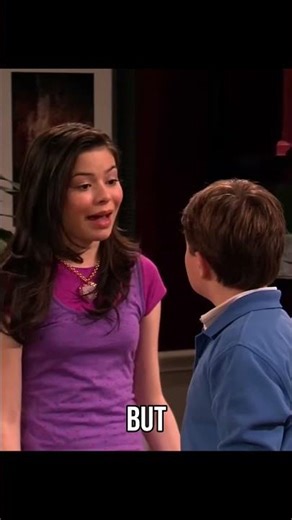 Nevel Kisses Carly #icarly #nevel #carly