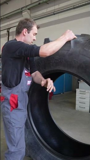 Wir montieren deine Traktorreifen fachgerecht und beraten dich passend zu deinem Einsatz! 🚜