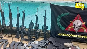 Pop News informa: Em Varginha PM mata 25 criminosos do 'novo cangaço' que planejavam assaltos e que estavam com grande arsenal de armas de alto calibre e explosivos. A Polícia Militar e a Polícia Rodoviária Federal (PRF) realizaram uma operação conjunta e desmantelaram uma quadrilha de assalto a bancos de alta periculosidade, conhecida como "novo cangaço", em Varginha, no Sul de Minas Gerais, neste domingo (31). Vinte e cinco criminosos morreram em confronto com as polícias durante a operação e 